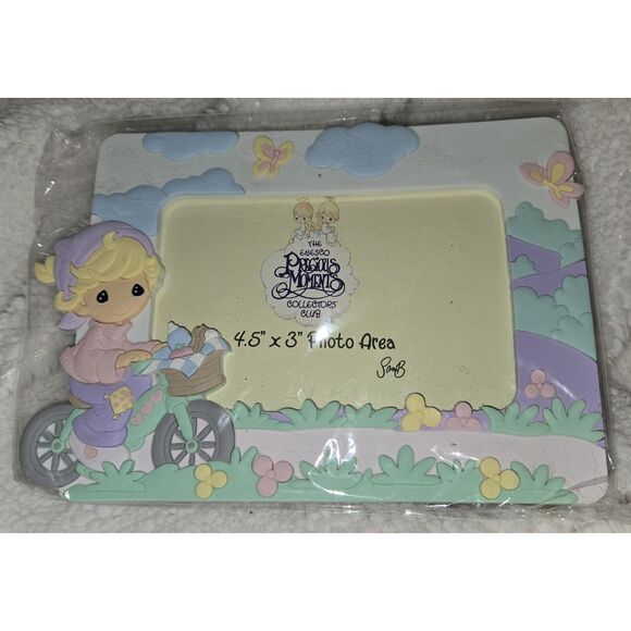 2003 Precious Moments Vinyl Photo Frame  Vintage with Box Girl on Bike - Picture 1 of 3